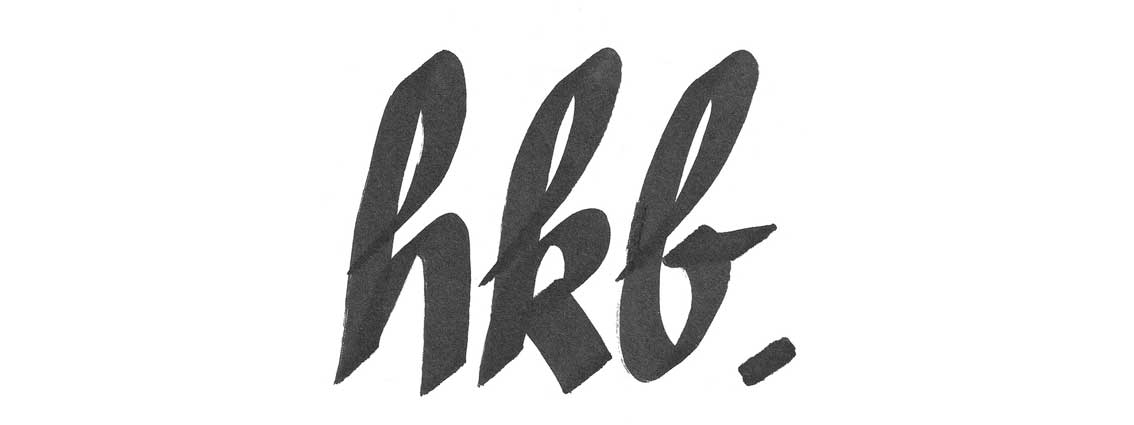 Logo von Realitopia Consulting in blauem Schriftzug mit mintgrünen geometrischen Symbolen, modernes Corporate-Branding für Beratungsdienstleistungen